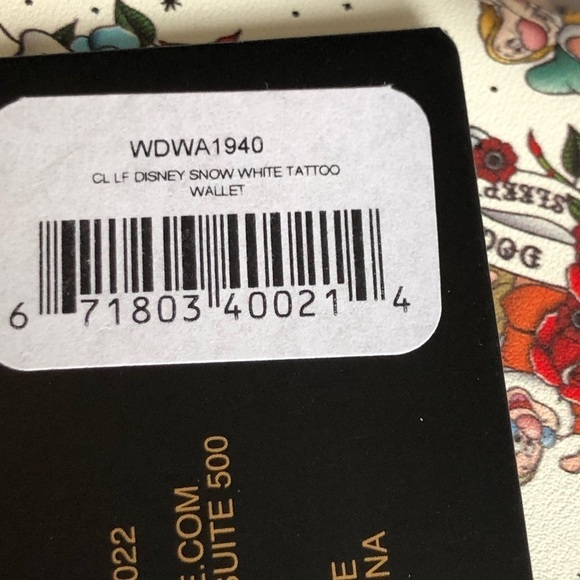 Loungefly Disney Snow White Tattoo Zip Around Wallet NWT - Picture 3 of 14